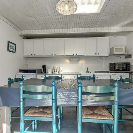 3 Bedroom Awesome In * Saint-Pierre-d'Oleron