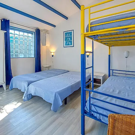 3 Bedroom Awesome In Hébergement de vacances
